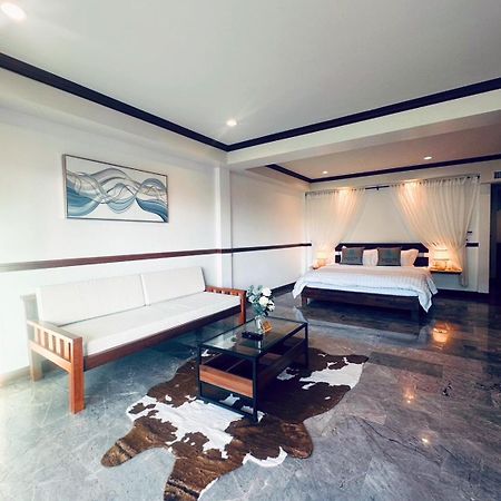Ocean Pie Phuket - Adult Only 호텔 Rawai 외부 사진