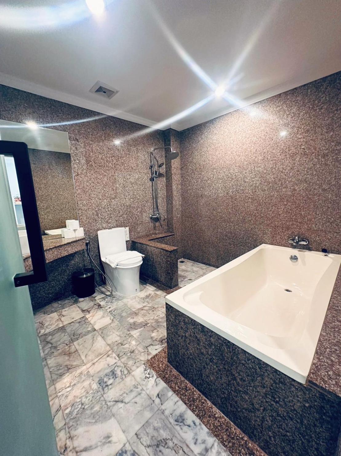 Ocean Pie Phuket - Adult Only 호텔 Rawai 외부 사진